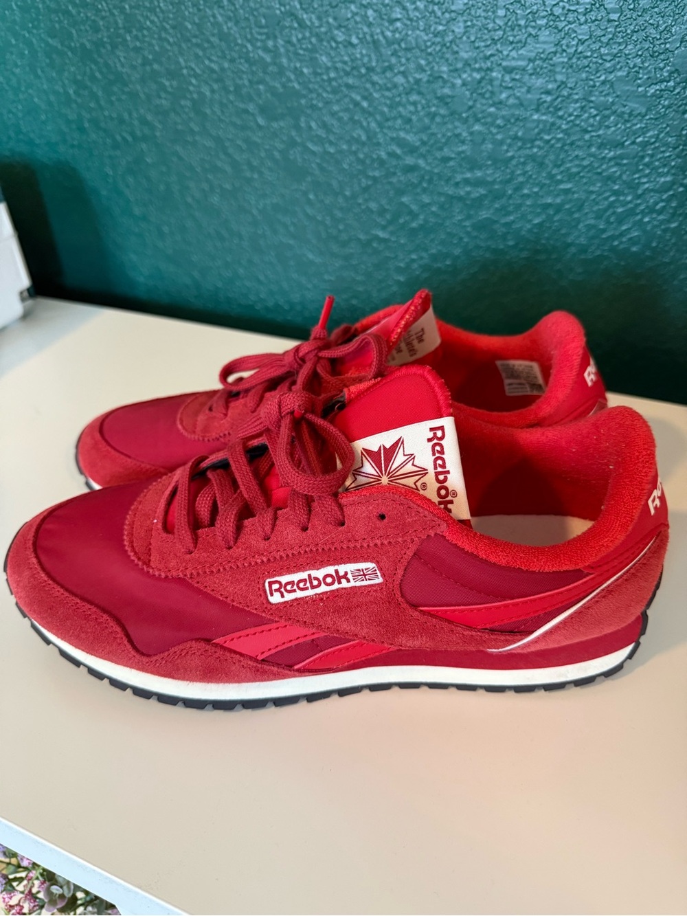Reebok Women's Classic AZ Legacy Sneakers Sz 11